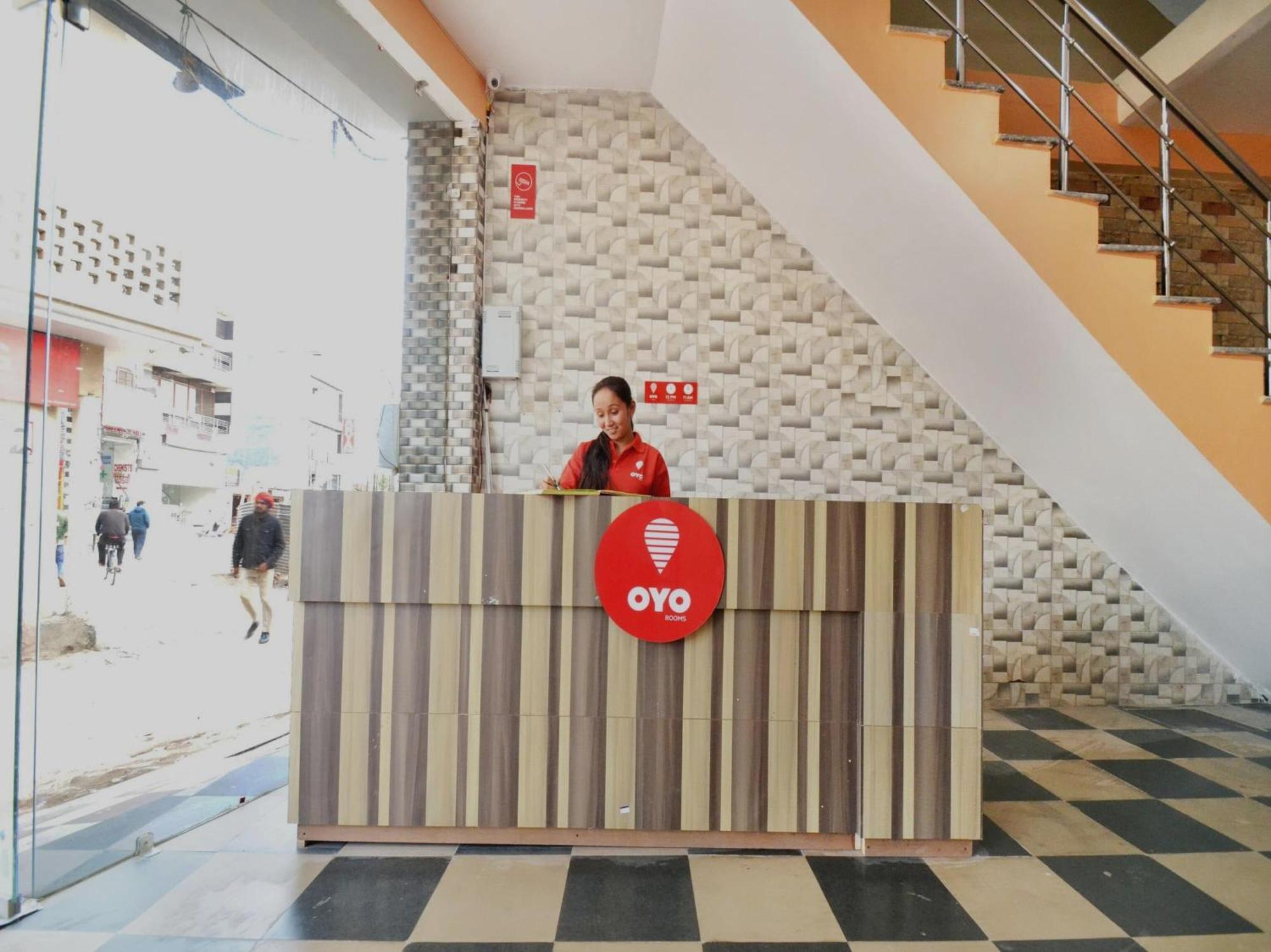 Hotel O Galaxy Nayagaon Bagian luar foto