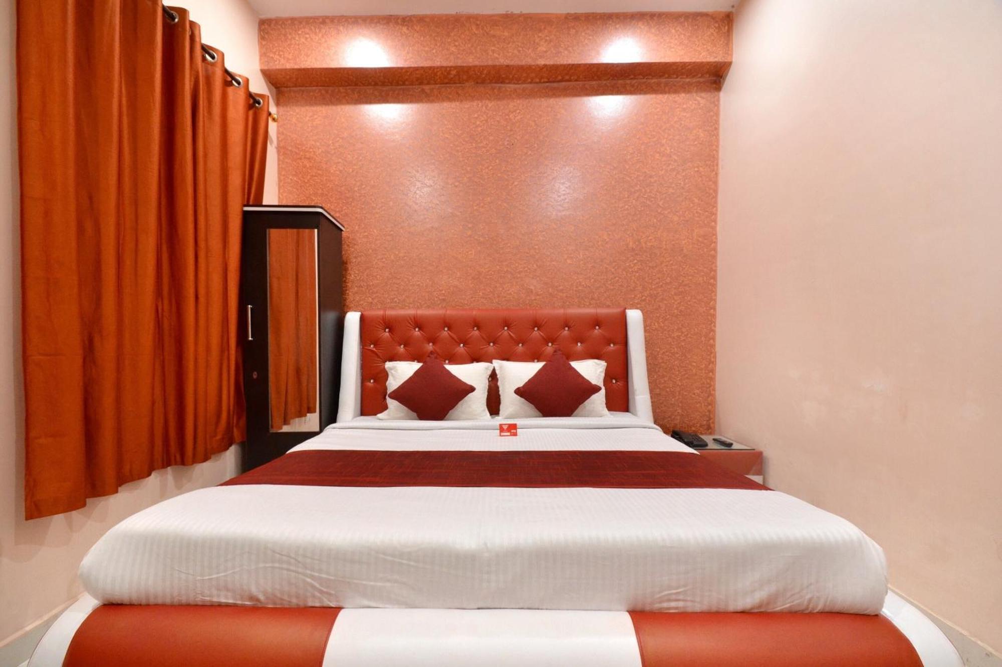 Hotel O Galaxy Nayagaon Bagian luar foto