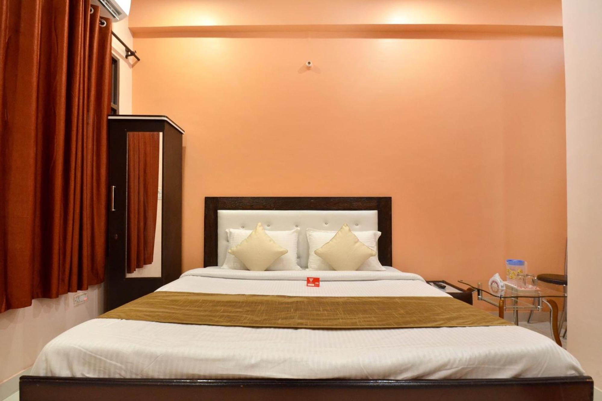 Hotel O Galaxy Nayagaon Bagian luar foto
