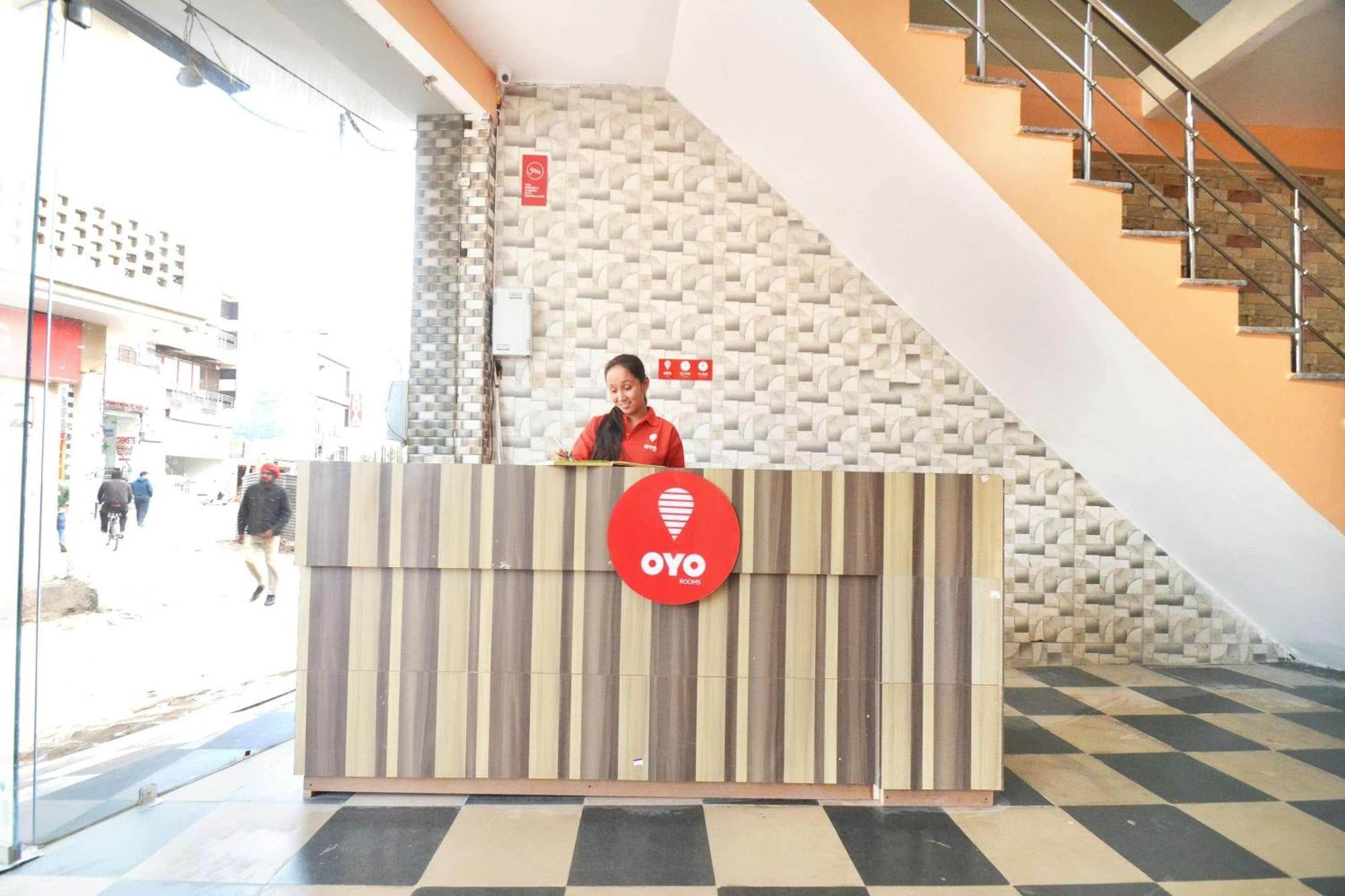 Hotel O Galaxy Nayagaon Bagian luar foto