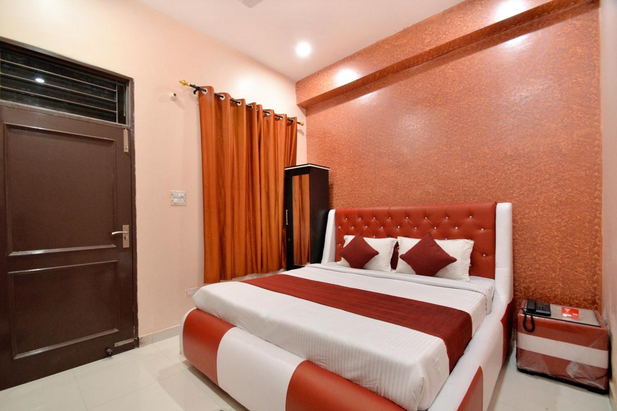 Hotel O Galaxy Nayagaon Bagian luar foto