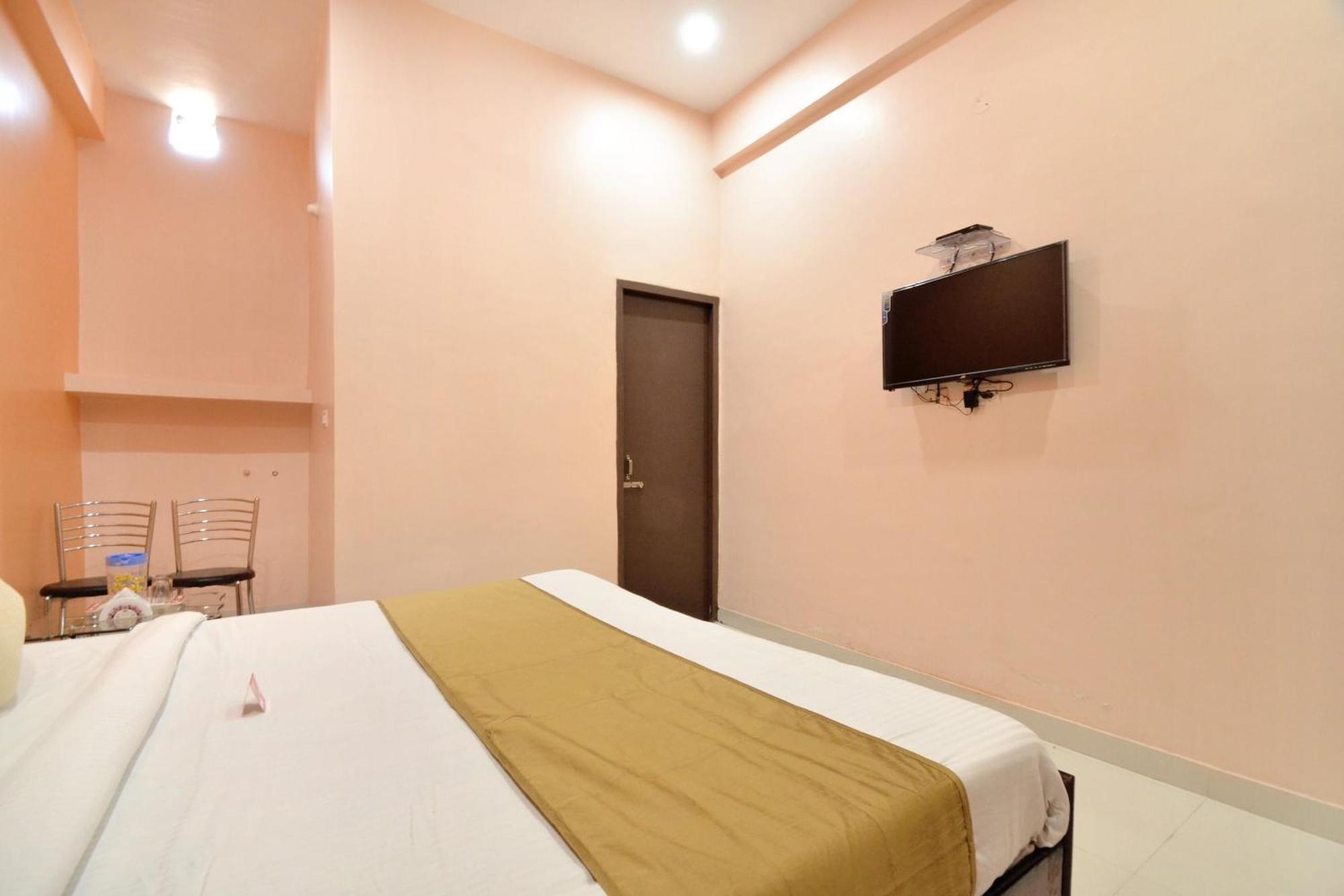 Hotel O Galaxy Nayagaon Bagian luar foto