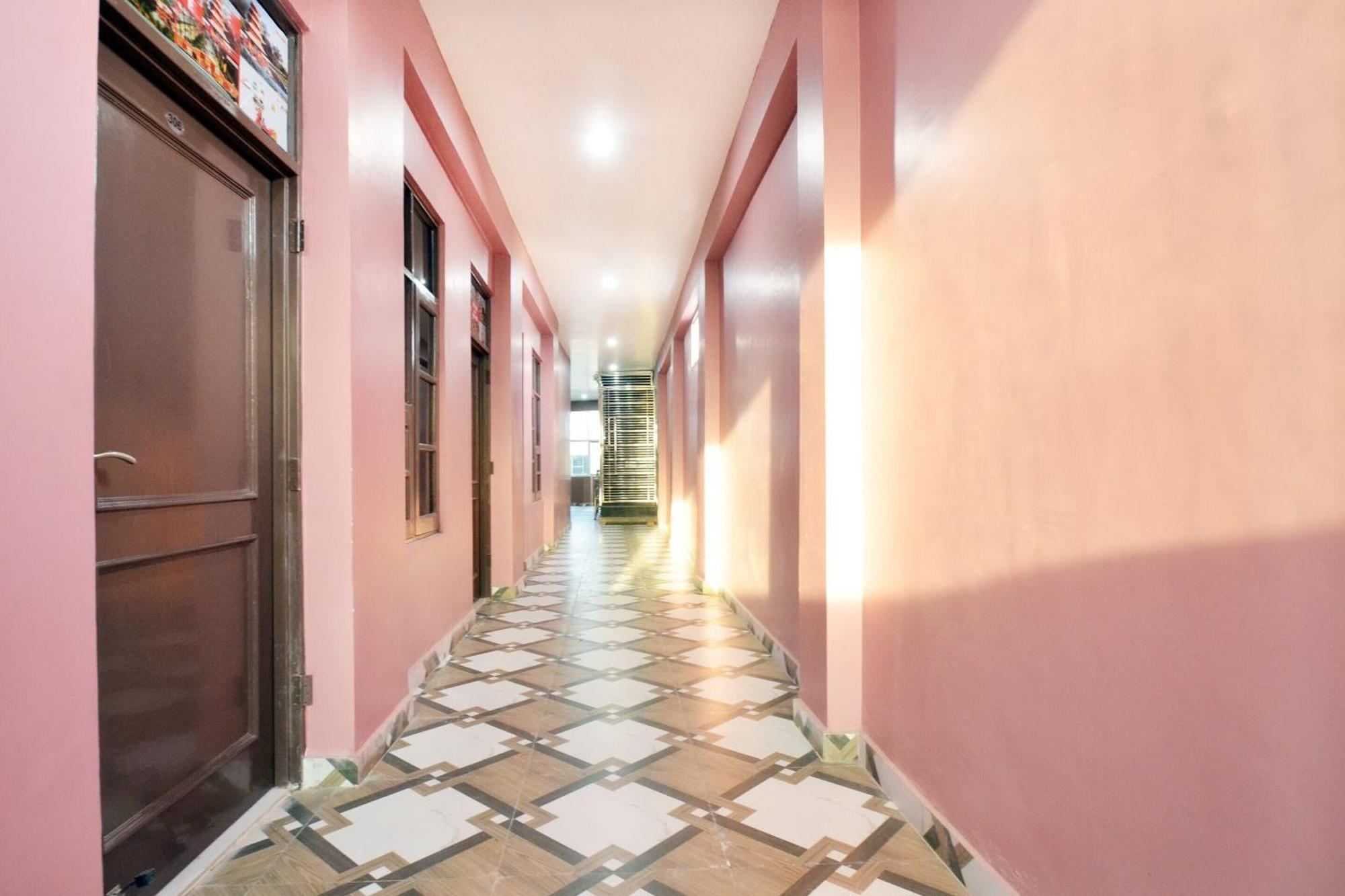 Hotel O Galaxy Nayagaon Bagian luar foto