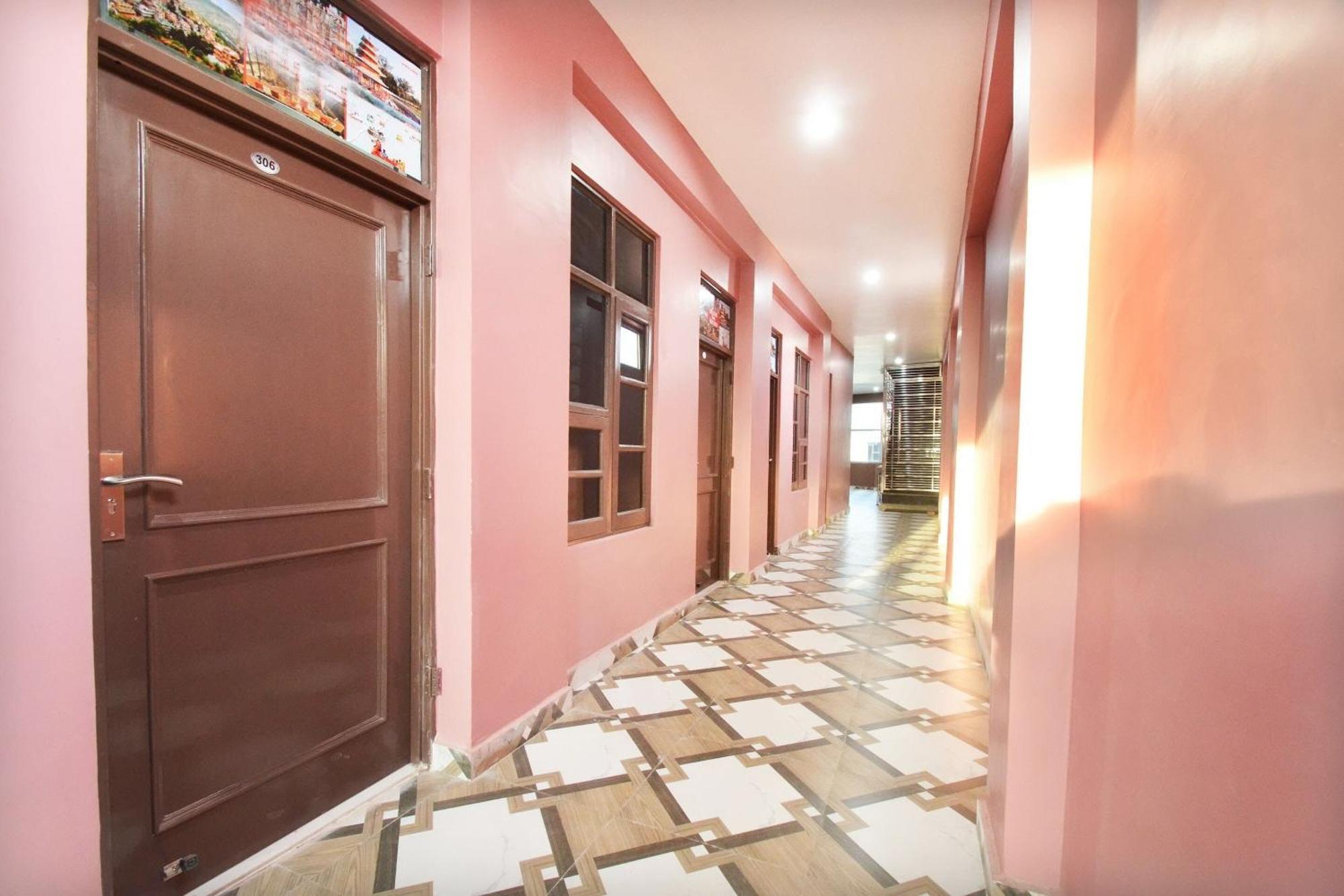 Hotel O Galaxy Nayagaon Bagian luar foto
